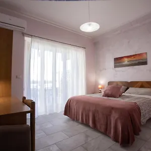 3* Panzió Etna Sea House